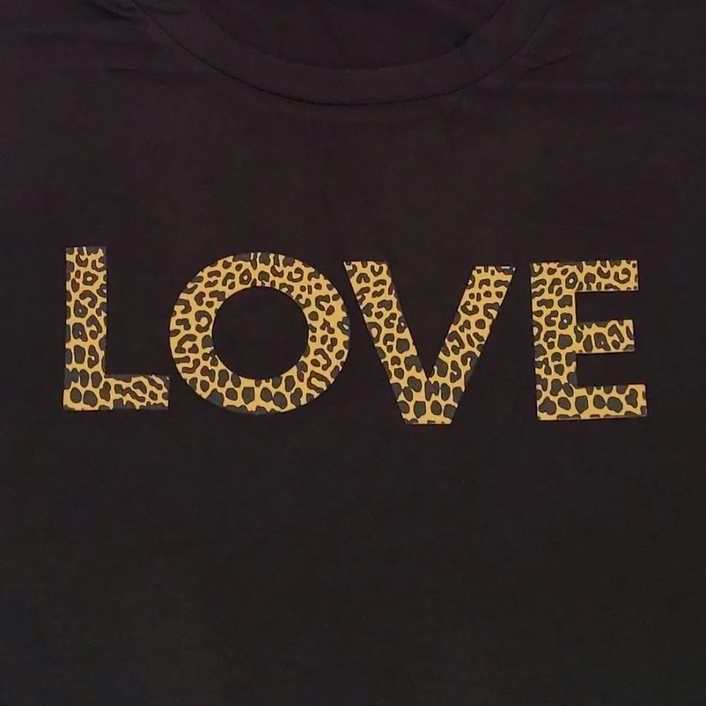 Le Rouge Leopard🐆 "LOVE"❤ Tee - Picture 3 of 13